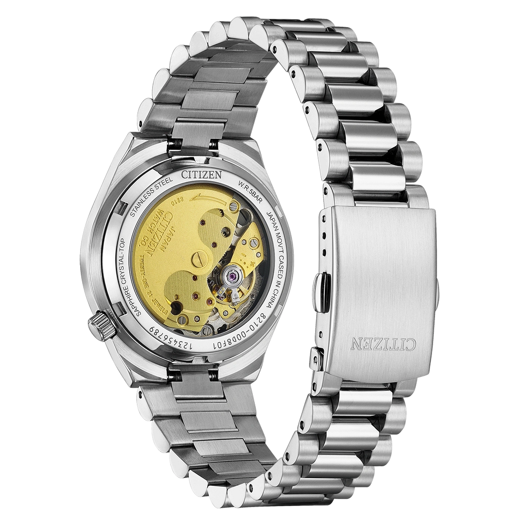 Vue arrière d'une montre Citizen avec mouvement apparent et bracelet en acier inoxydable.