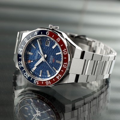 Montre Citizen Automatic NB6030-59L Series 8 GMT